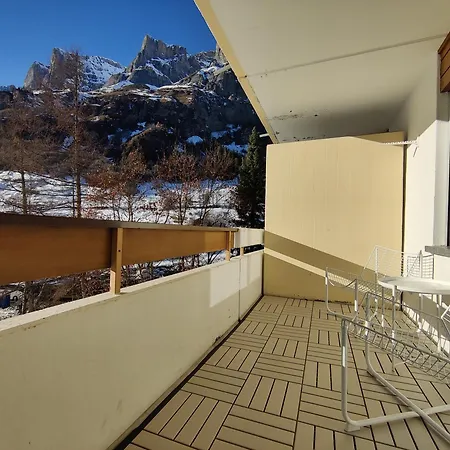 Big Studio, Just Renovated, Great Views, With Free Parking *