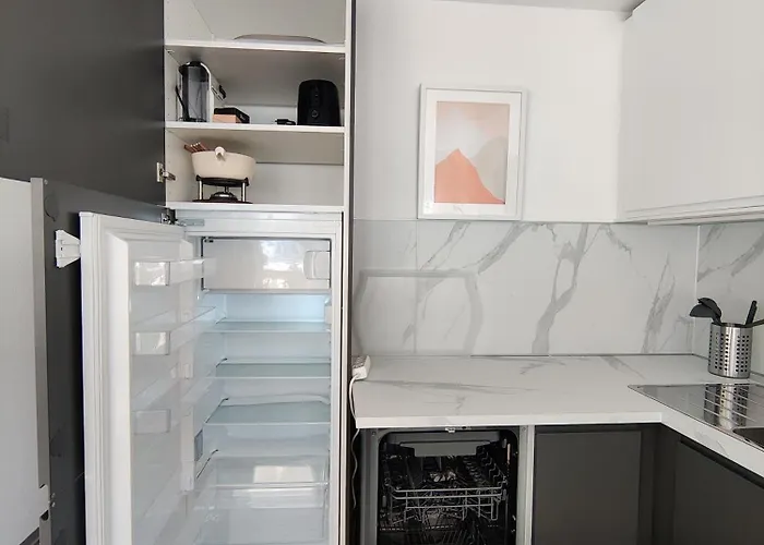 公寓 Big Studio, Just Renovated, Great Views, With Free Parking *