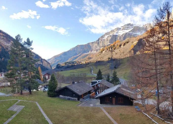 Big Studio, Just Renovated, Great Views, With Free Parking Daire